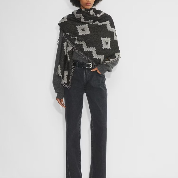 Geometric Patterned Scarf - Picture 6 of 6